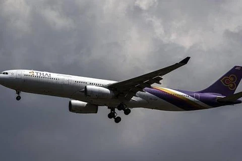 Máy bay của Thái Lan phải hạ cánh khẩn vì nứt kính buồng lái