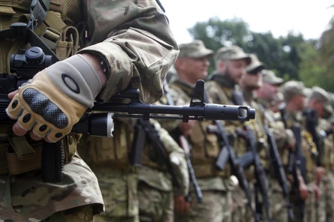 Thủ tướng Ukraine mong chờ sự "giúp đỡ thiết thực" của NATO 