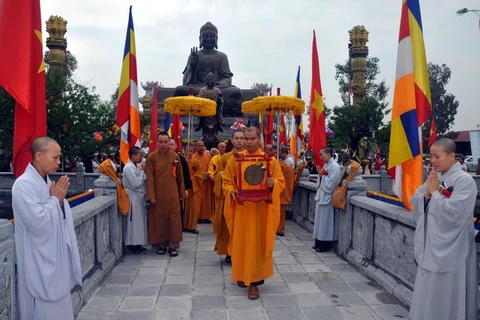 [Photo] Tượng Phật Thích Ca Mâu Ni bằng đồng lớn nhất ĐNÁ