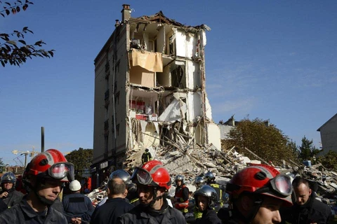 Pháp: Đã có 6 người chết trong vụ sập chung cư tại Paris
