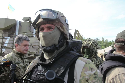 "Tổng thống Ukraine đang cân nhắc áp đặt thiết quân luật"