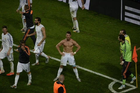Kết quả đêm qua: Real Madrid trút "bão bàn thắng" vào lưới Depor