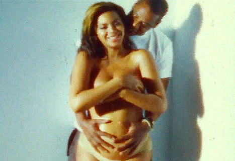 Nữ ca sĩ Beyonce công bố video khỏa thân khi mang bầu