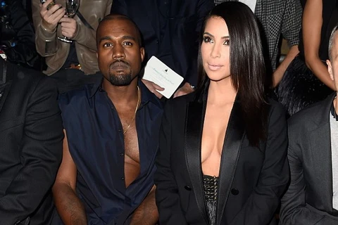 Kim Kardashian và Kanye West ăn mặc kỳ cục đi xem thời trang
