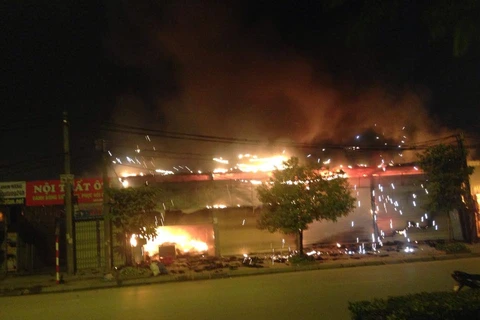 Hà Nội: Cháy lớn tại khu Nam Trung Yên, gần tòa nhà Keangnam
