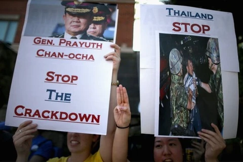 Năm sinh viên Thái Lan bị bắt vì giơ tay chào kiểu "Hunger Games"