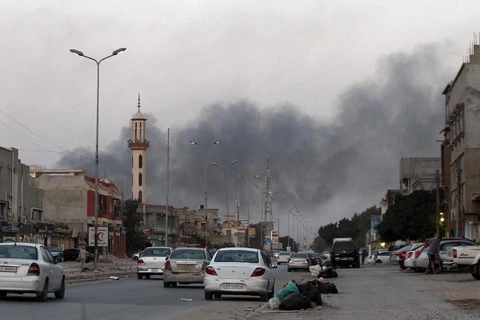Sân bay ở Tripoli bị không kích, tướng Haftar nhận trách nhiệm