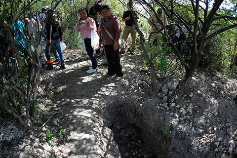 Mexico phát hiện thêm nhiều mộ tập thể khi tìm sinh viên mất tích