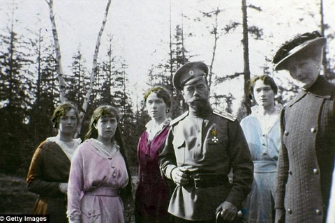 Công bố hình ảnh hiếm về gia đình Sa hoàng cuối cùng của Nga