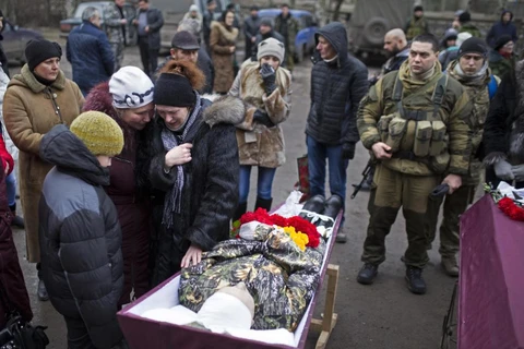 Cuộc sống trong mưa đạn pháo ở thành phố miền Đông Ukraine