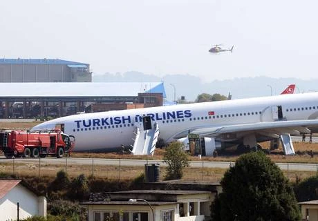 Máy bay Thổ Nhĩ Kỳ chở 238 người trượt khỏi đường băng ở Nepal