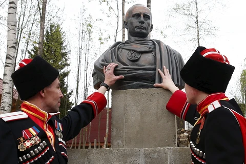 Người Cossack ở Nga dựng tượng ông Putin như Hoàng đế La Mã