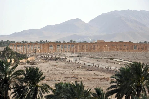 Syria không kích dữ dội thành phố Palmyra do IS nắm giữ