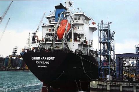 Tàu chở dầu của Malaysia bị cướp biển đưa tới Campuchia