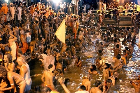 Ấn Độ: 27 người chết vì giẫm đạp để được tắm sông thiêng