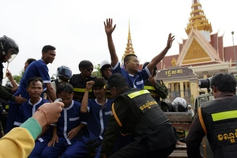 Campuchia bắt giữ nhiều người biểu tình phản đối luật NGO 
