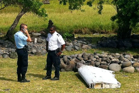 Chính thức: Mảnh vỡ ở đảo Reunion đúng là của máy bay Boeing 777