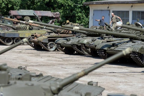 Đấu pháo ở miền Đông Ukraine, một binh sĩ chính phủ thiệt mạng
