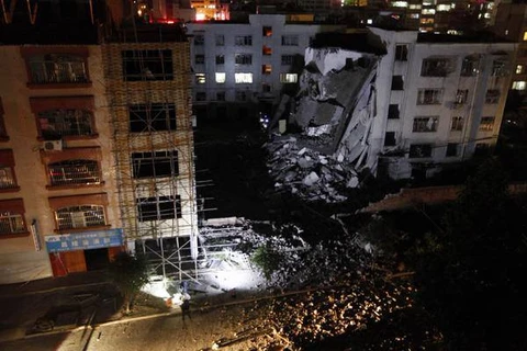 Hiện trường kinh hoàng trong vụ nổ bom liên hoàn tại Quảng Tây