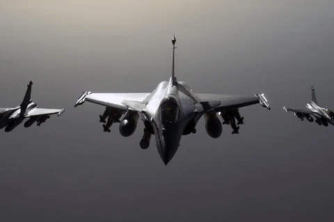 Không quân Pháp lần thứ hai tiến hành ném bom IS ở Syria
