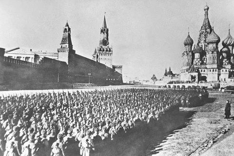 [Photo] Cuộc diễu binh huyền thoại của Hồng quân năm 1941