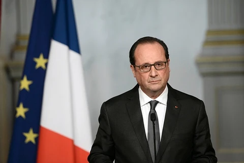 Tổng thống Pháp Hollande tuyên bố IS là thủ phạm tấn công Paris