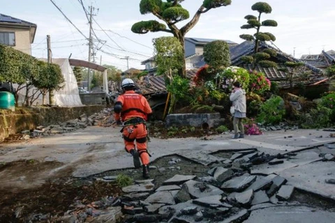 Khung cảnh hoang tàn sau 2 trận động đất ở tỉnh Kumamoto