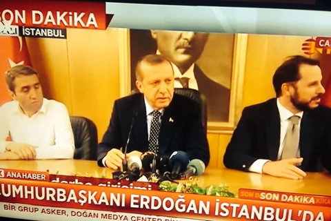 Tổng thống Thổ Nhĩ Kỳ đi nghỉ mát khi xảy ra cuộc đảo chính