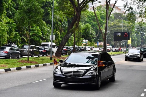Cận cảnh đoàn xe chở ông Kim Jong-un trên đường phố Singapore