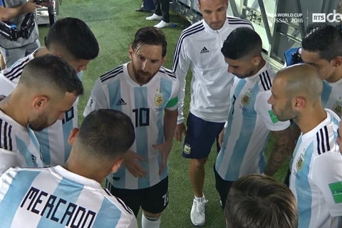 Messi mới là người chỉ đạo trận Argentina-Nigeria thay vì Sampaoli?