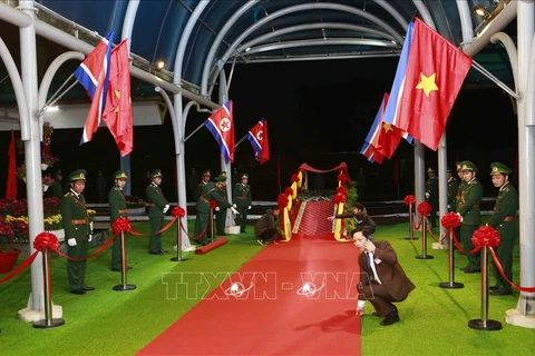 Ga Đồng Đăng trải thảm đỏ đón Chủ tịch Triều Tiên Kim Jong-un