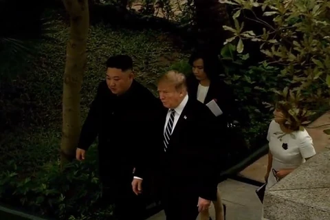 Video ông Trump và ông Kim Jong-un đi dạo trong khách sạn Metropole