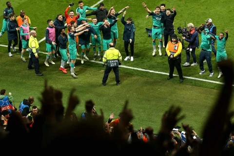 Video Tottenham tới Madrid chuẩn bị đá chung kết Champions League 