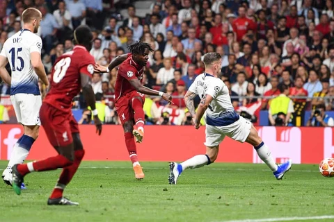 Cận cảnh 2 bàn thắng của Salah và Origi đưa Liverpool lên đỉnh