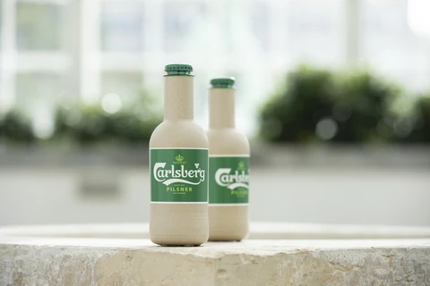 Hãng Carlsberg ra mắt chai bia giấy thân thiện với môi trường
