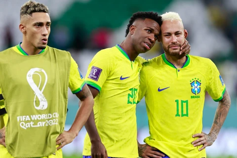 [Photo] Nước mắt lăn dài trên má Neymar, Brazil chia tay World Cup