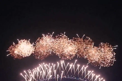 Màn bắn pháo hoa mãn nhãn mừng Năm mới 2024 tại cầu cảng Sydney
