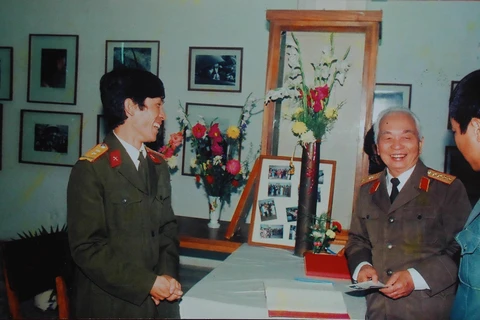 Nhiếp ảnh gia Trần Hồng: Người 'săn' hình ảnh Đại tướng Võ Nguyên Giáp