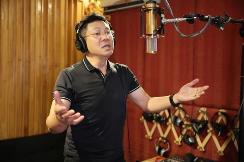 Nghệ sỹ nhân dân Quốc Hưng làm tổng đạo diễn của chương trình. (Ảnh: NVCC) 