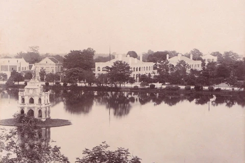 Ngắm nhìn Hồ Gươm - 'trái tim' Thủ đô qua hình ảnh tư liệu thế kỷ 19