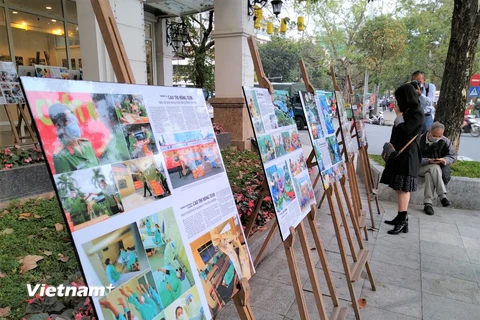Nghệ sỹ nhiếp ảnh Nguyễn Á tổ chức triển lãm kép tại trung tâm Hà Nội