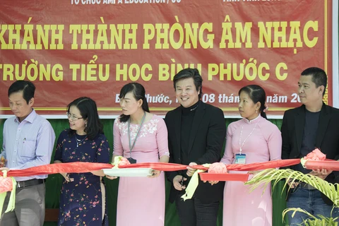 Ấp ủ nhiều hy vọng trong năm mới, nghệ sỹ Việt hân hoan đón Tết