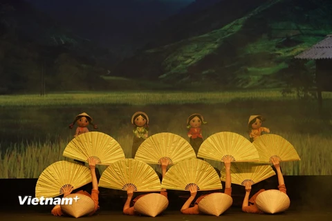 Các nghệ sỹ biểu diễn nghệ thuật múa rối Việt Nam. (Ảnh: Minh Thu/Vietnam+)