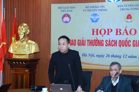 Ông Nguyễn Nguyên, Cục trưởng Cục Xuất bản, In và Phát hành thông tin về Giải thưởng Sách Quốc gia lần thứ Sáu. (Ảnh: Đình Trung/Vietnam+)