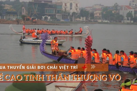 Hào hứng với hội bơi chải mừng ngày Giỗ Tổ 10/3 năm 2022. (Ảnh: Minh Anh/Vietnam+)