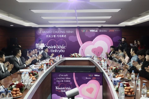 Toàn cảnh lễ ra mắt chương trình ''Khoảnh khắc tình yêu'' tại Hà Nội sáng 15/2. (Ảnh: PV/Vietnam+)