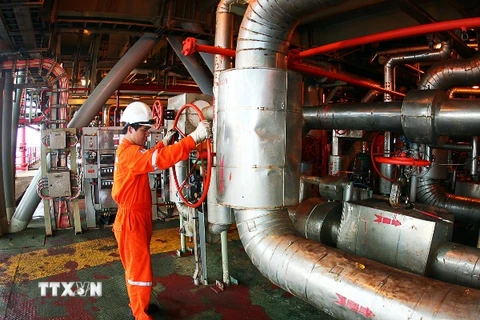 Tập đoàn Dầu khí hoàn thành kế hoạch khai thác dầu trước 22 ngày 