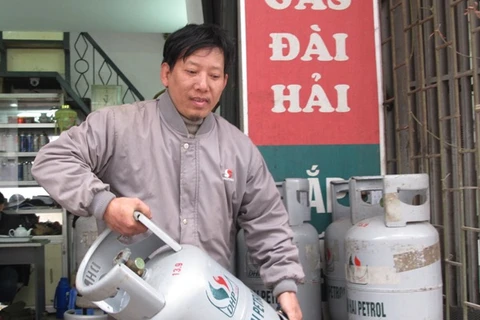Dịch vụ cung cấp gas bận rộn giao hàng trong dịp Tết Nguyên đán