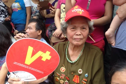 Bà Trần Thị Ngờ, người nữ du kích Hoàng Ngân năm xưa trong buổi lễ Quốc khánh 2/9 (Ảnh: PV/Vietnam+)