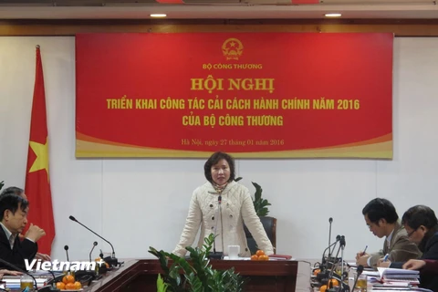 Thứ trưởng Hồ Thị Kim Thoa chủ trì Hội nghị triển khai công tác cải cách hành chính của Bộ Công Thương (Ảnh: Đức Duy/Vietnam+)